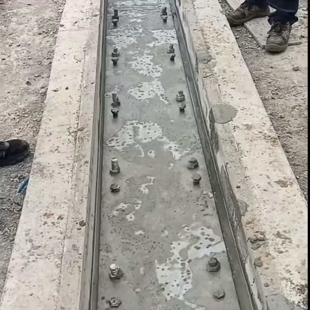 齐河港口码头起重机龙门吊重型机械设备稳固用早强快凝轨道胶泥